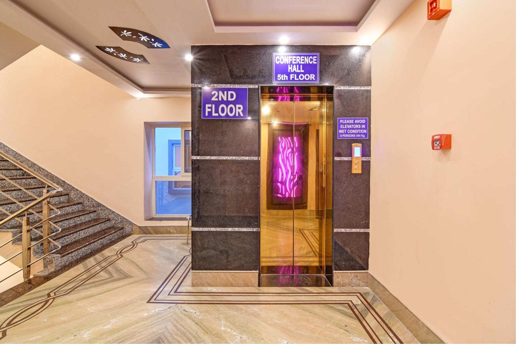 Hotel Townhouse The Grand Touch & The Royal Touch Digha  Exteriér fotografie